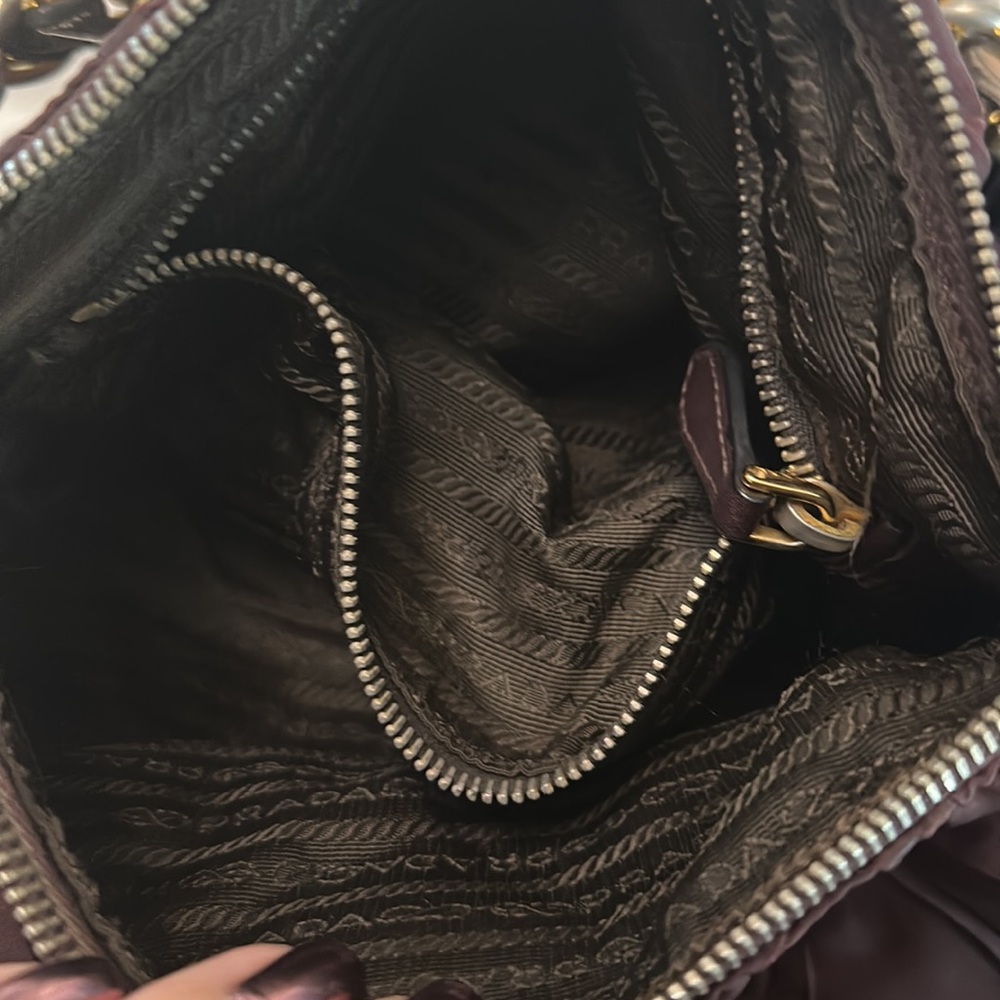 Used Prada handbag - Picture 4 of 7